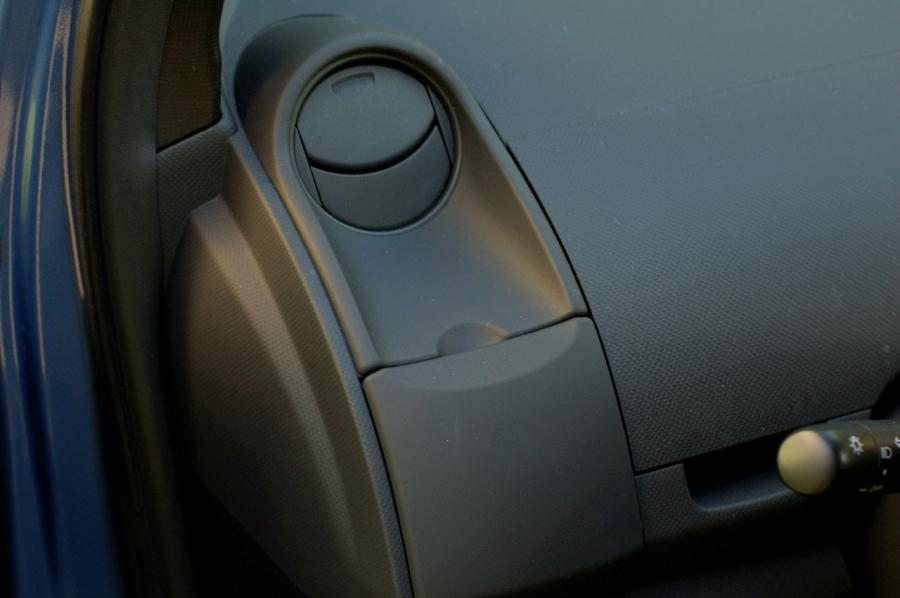  Toyota Yaris 2008 года  (фото 31 из 38)